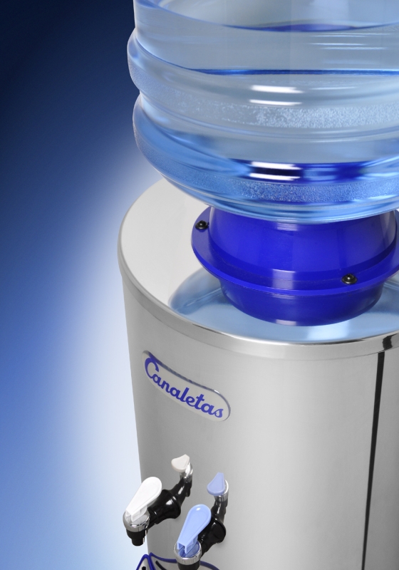 Canaletas shows their water coolers at Vendibérica 